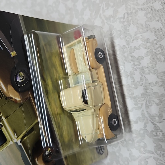 Qty. 2 New Matchbox 1940 Dodge V-Series Truck 119/125 - Picture 5 of 7